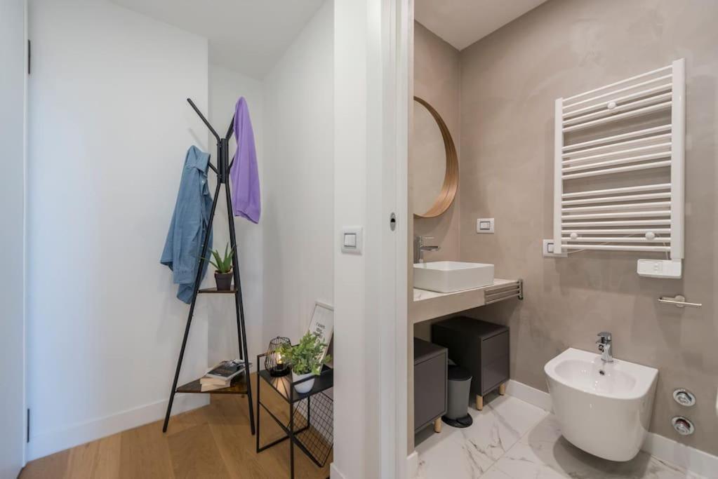 Cozy Private Flat - Mm Marche 7 Min Apartment Mailand